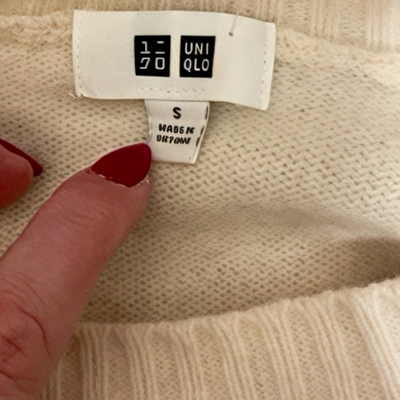 Uniqlo Wool Women's Soft Cream Crew Neck Sweater - Picture 7 of 9